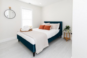 Family Duplex Suite in Downtown Sandusky Sleeps 12!